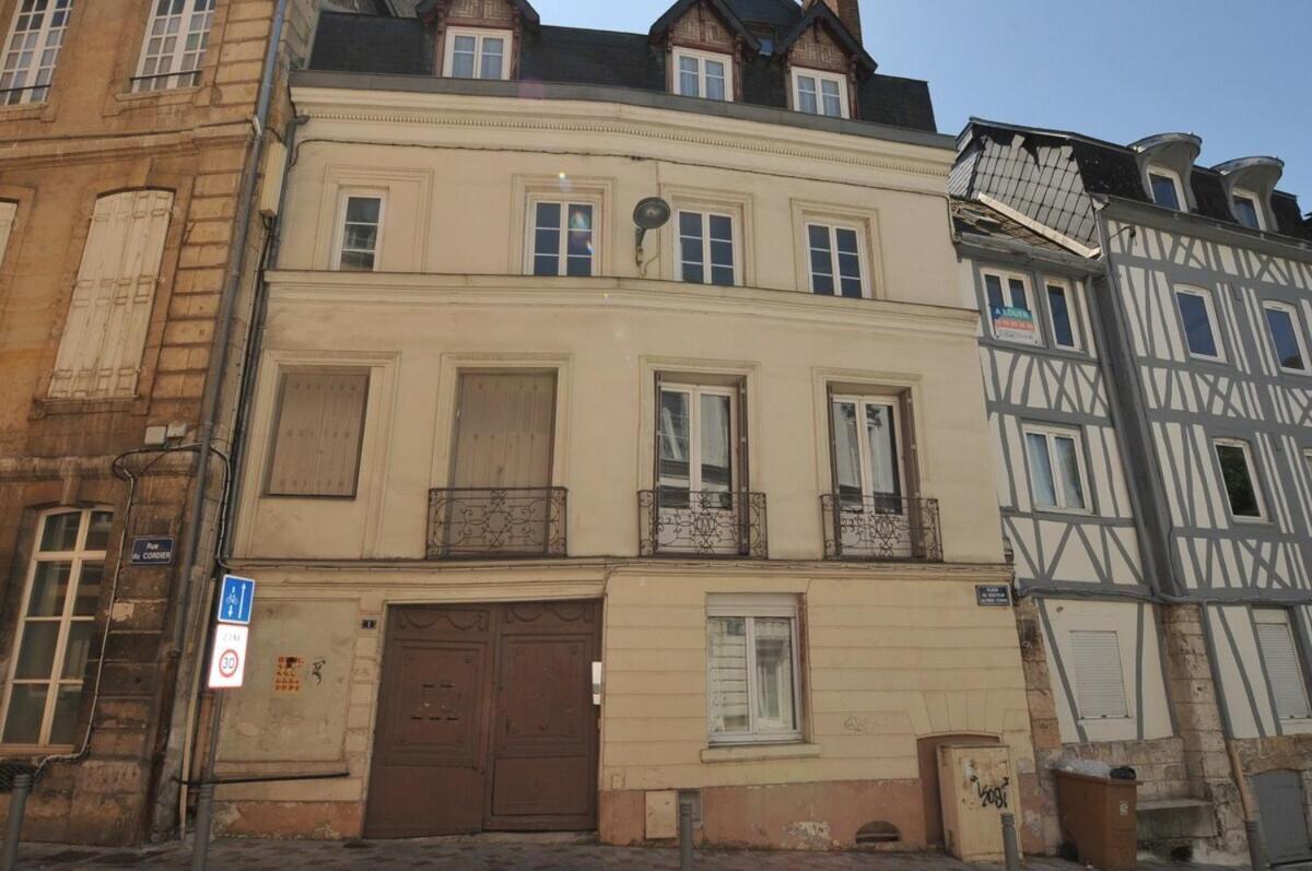 Le Flaubert: Studio Duplex Avec Wifi Par Fibre Apartment Rouen Exterior photo